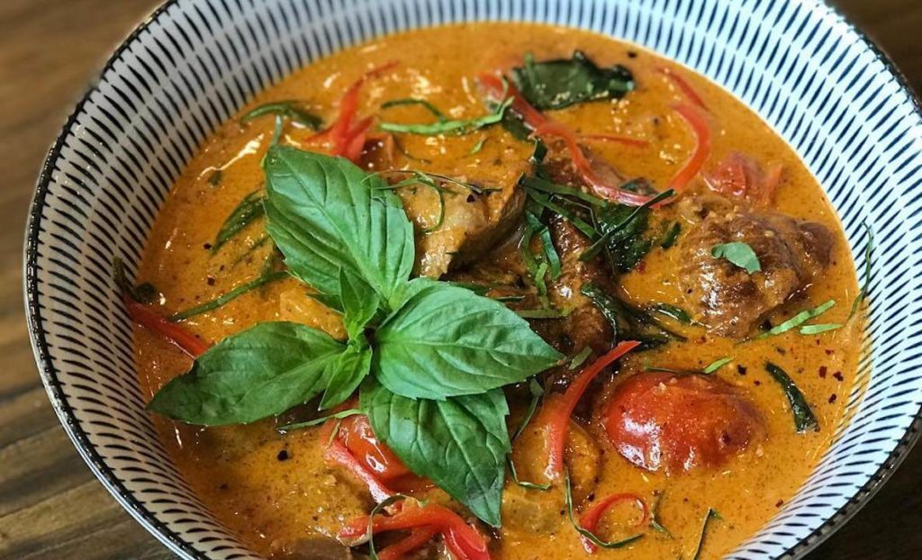 A sizzling curry bowl from new South Philly Thai restaurant Kalaya