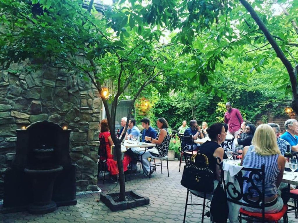 26+ awesome outdoor restaurants in Philly to eat and drink at this spring