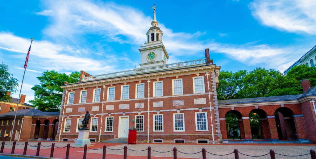 Independence Hall in Philadelphia on a bright, sunny day