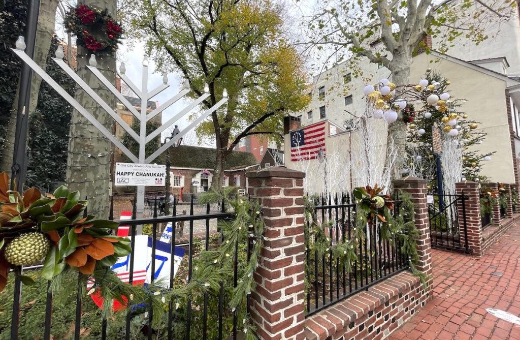 This image of the menorah at the Betsy Ross house in Philadelphia accompanies a writeup about a lighting ceremony 